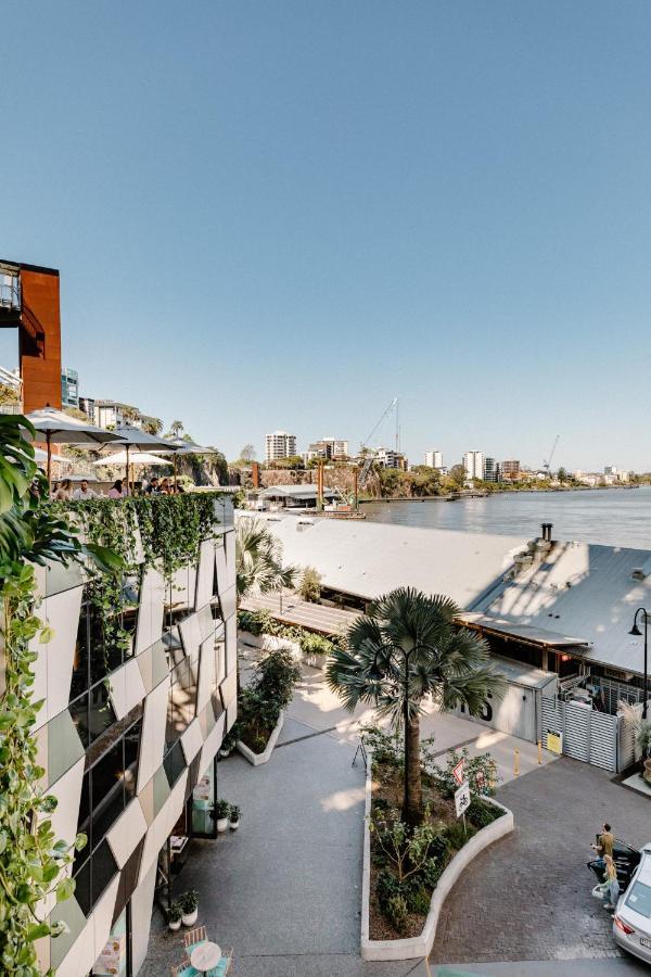 Crystalbrook Vincent Hotel Brisbane Eksteriør billede View of the Brisbane River from the RiverLife complex